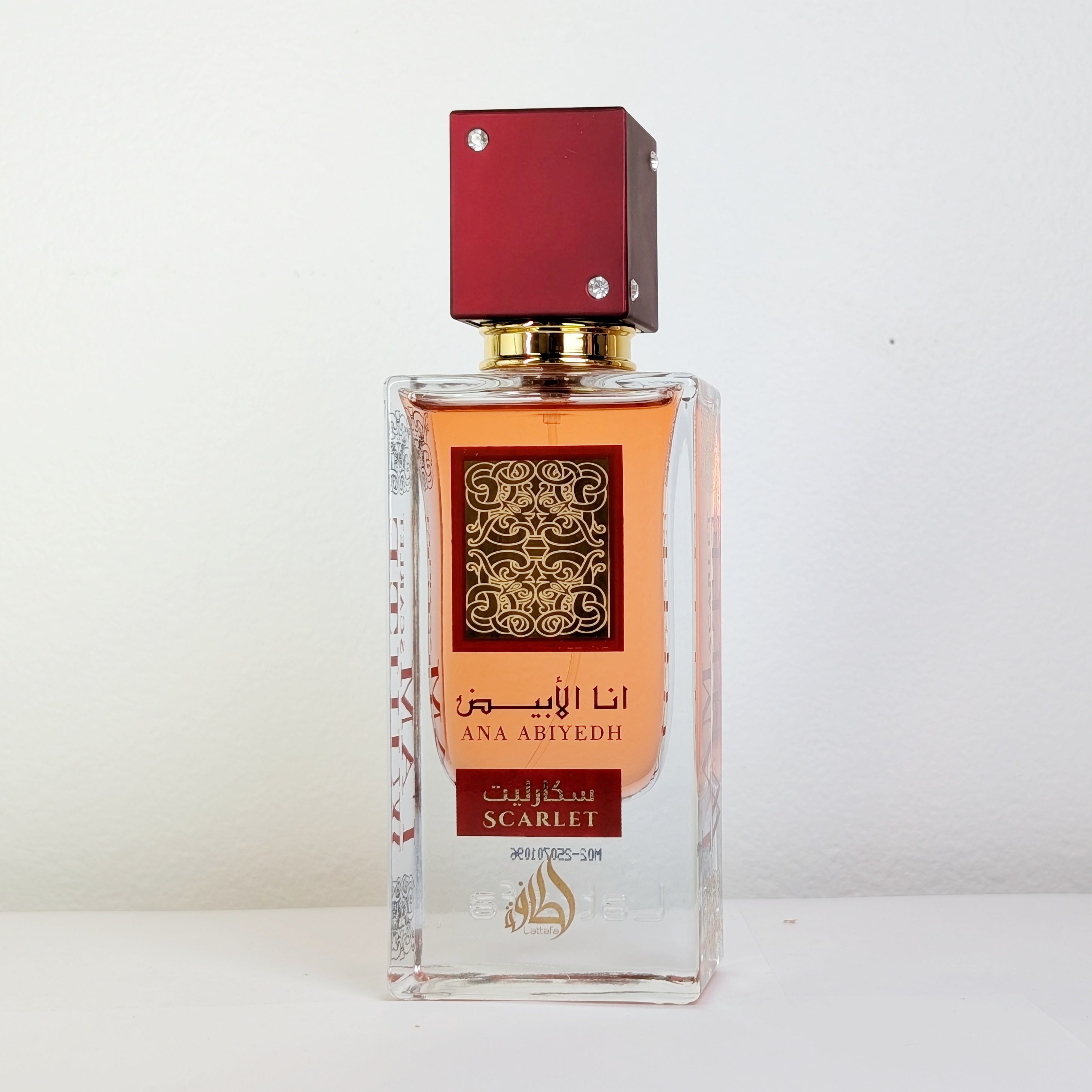 Ana Abiyedh Scarlet - Lattafa